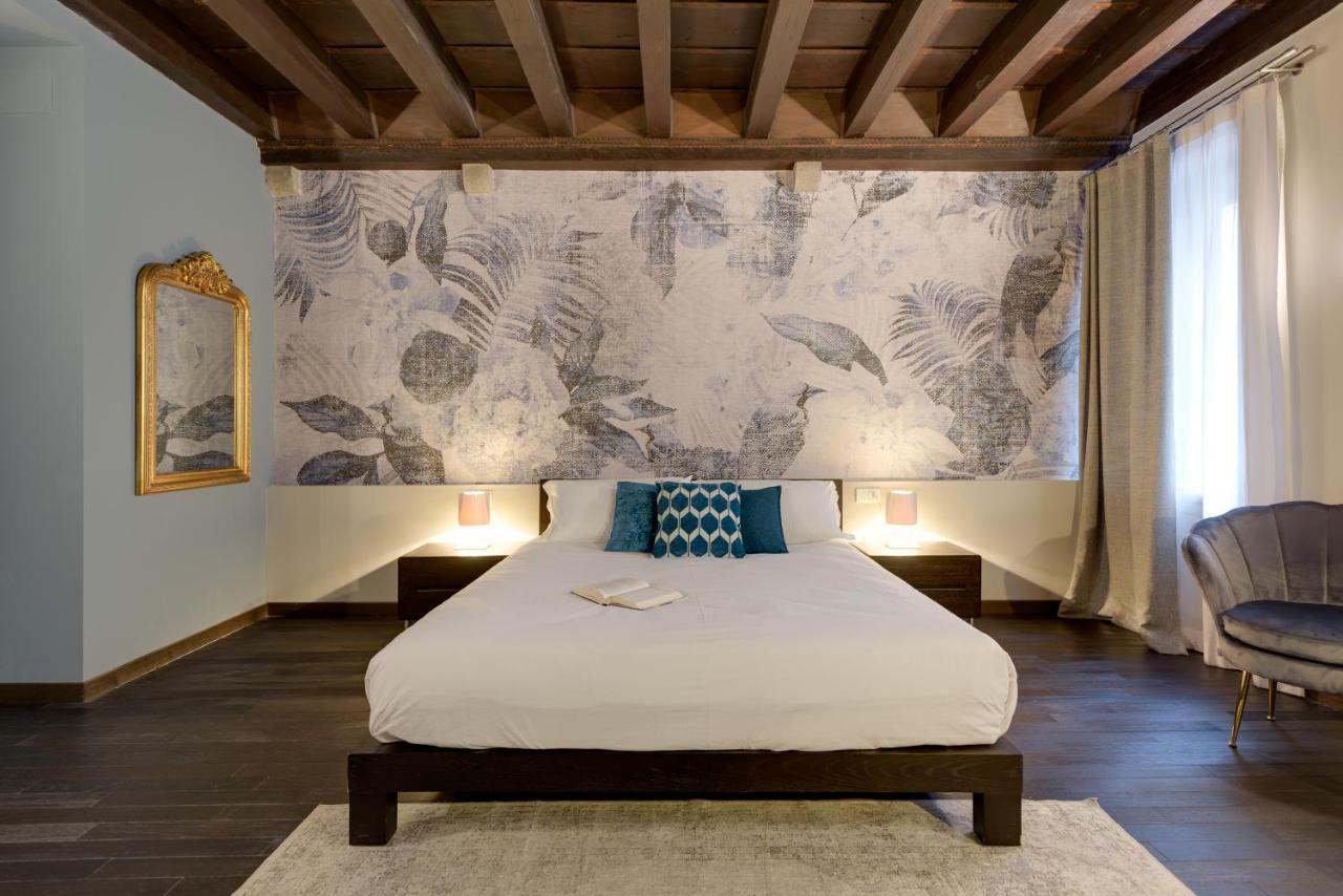 Palazzo Duomo Suites In Udine Center 外观 照片